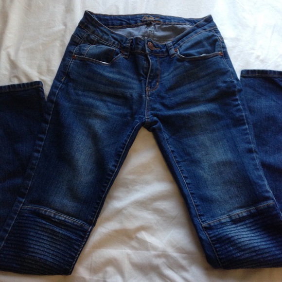 Biker jeans from Simons. Low waisted jeans. Skinny jeans. Size 5 US. - Picture 5 of 6